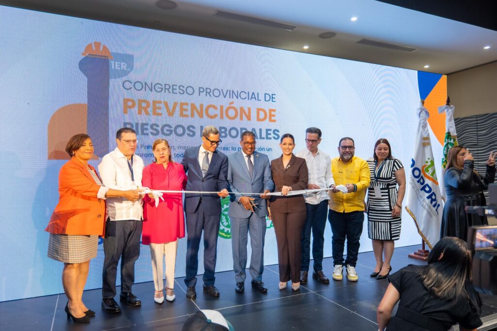 Agustín Burgos destaca el lema “Más prevención, menos accidentes.”⁣