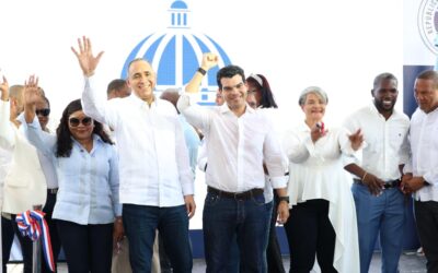 Wellington Arnaud dejó inaugurado el sistema de alcantarillado pluvial de la calle Salvador Reyes.