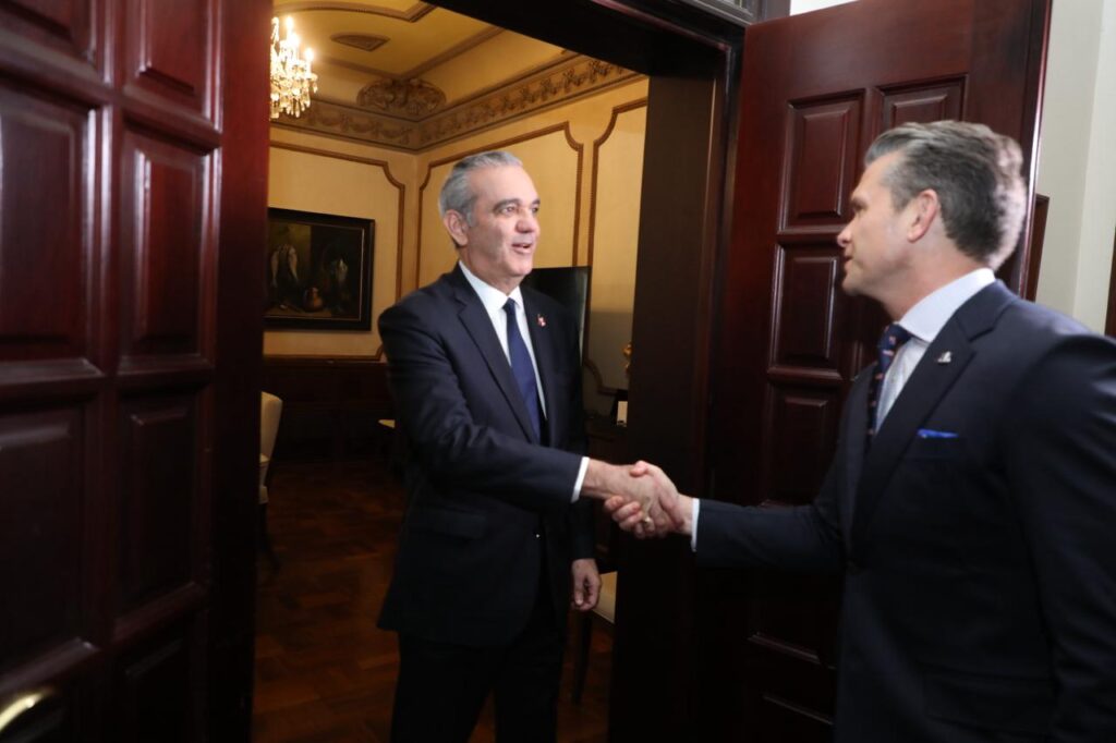 Presidente Luis Abinader y el secretario de Defensa de los Estados Unidos, Pete Hegseth.