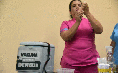 Vacuna contra el dengue
