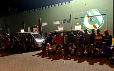 Los vehículos, tipo miniván, fueron interceptados entre las comunidades Jorgillo y Vallejuelo.