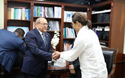 Este proceso se desarrolla con recursos y capacidades del ministerio y de instituciones de educación superior