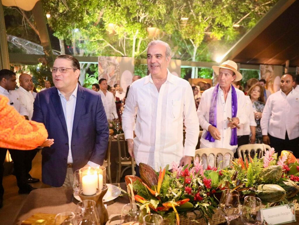 Presidente de Procigar, Litto Gómez agradece la presencia del mandatario y destaca el crecimiento de la industria gracias al respaldo gubernamental.