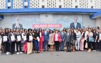 Becas del MESCyT.