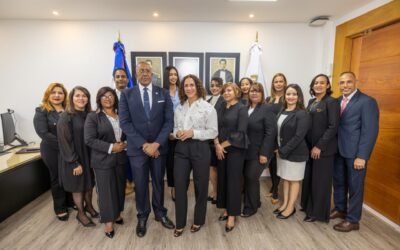 Empleados de la Contraloría General de la República (CGR).