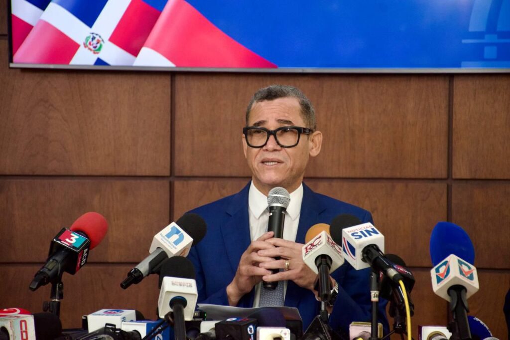 Eddy Olivares dice 1,4 millones de empleados se beneficiarán con el aumento en las grandes empresas.