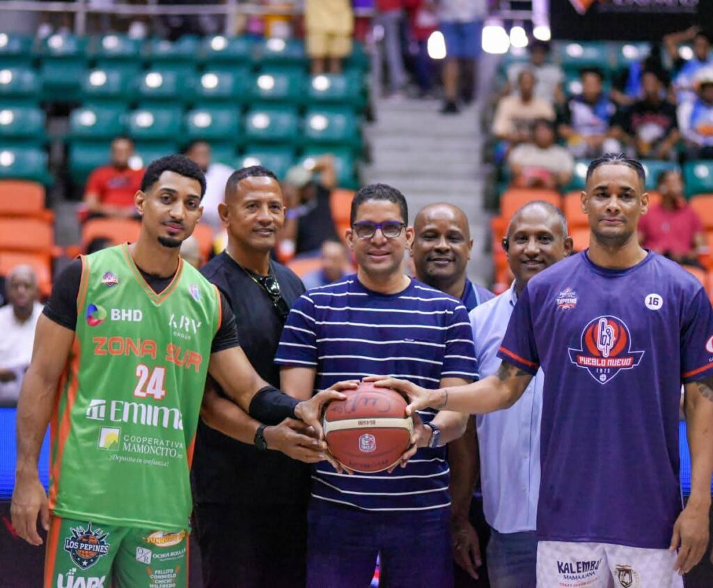 Rafael Uribe, presidente de la Federación Dominicana de Baloncesto (FEDOMBAL).