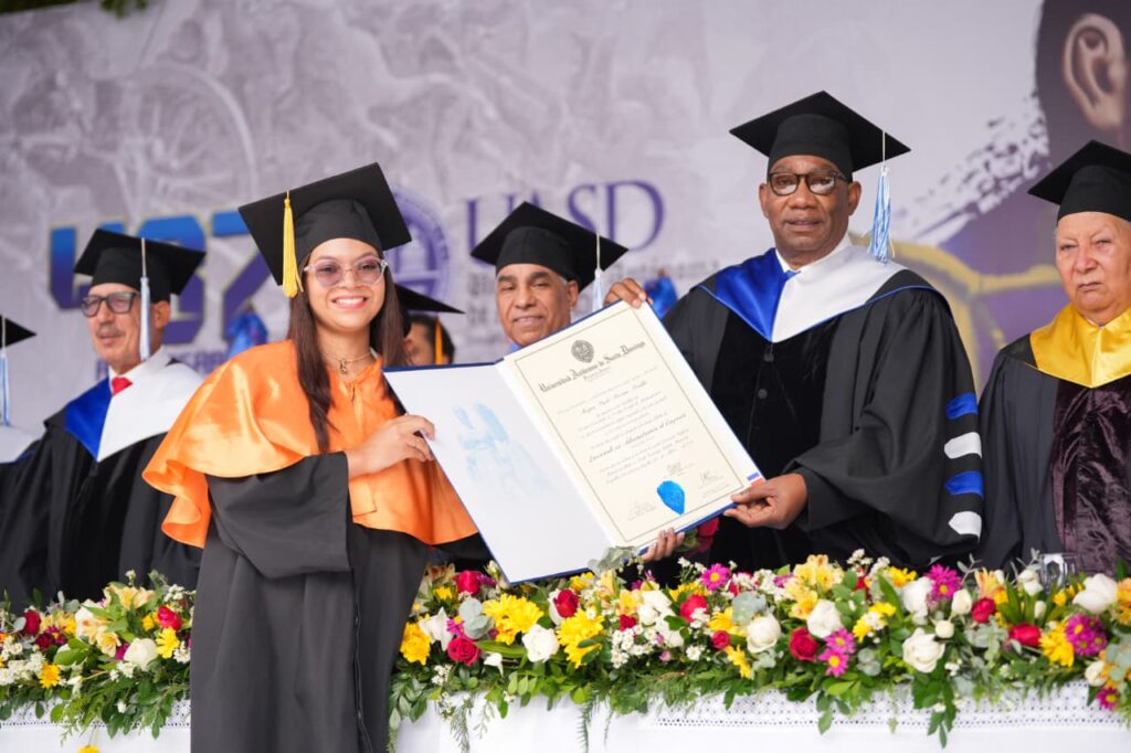 Graduación de la UASD