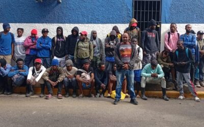 El conductor detenido será puesto a disposición del Ministerio Público, mientras que los extranjeros indocumentados entregados a la Dirección General de Migración.