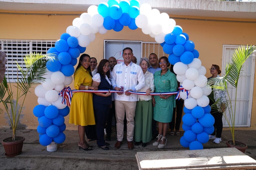 Con esta nueva unidad odontológica, la institución suma 60 módulos instalados en centros educativos del país