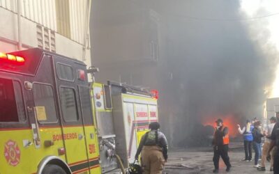 Incendio en empresa de plásticos en Haina.