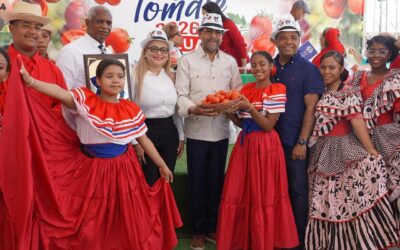 INDRHI participa en Azua del Festival del Tomate 2026