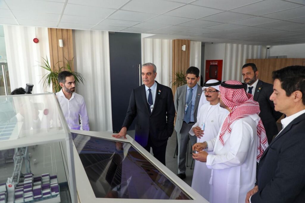 Presidente Abinader se reúne con líder global de DP World
