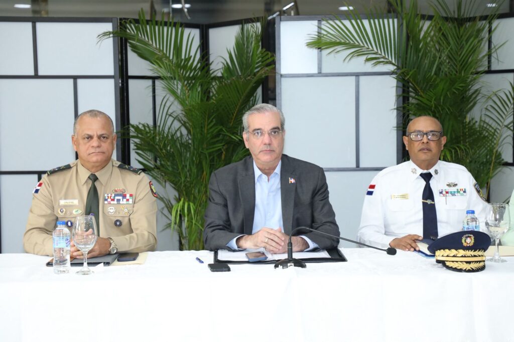 Luis Abinader en reunión del Plan de Seguridad.