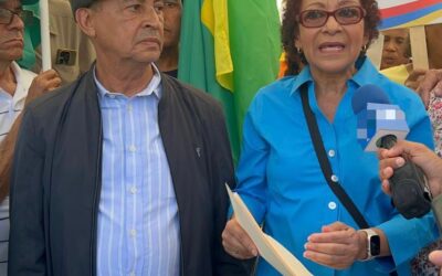 Maria Teresa Cabrera, presidente del Frente Amplio, y el diputado Pedro Martínez