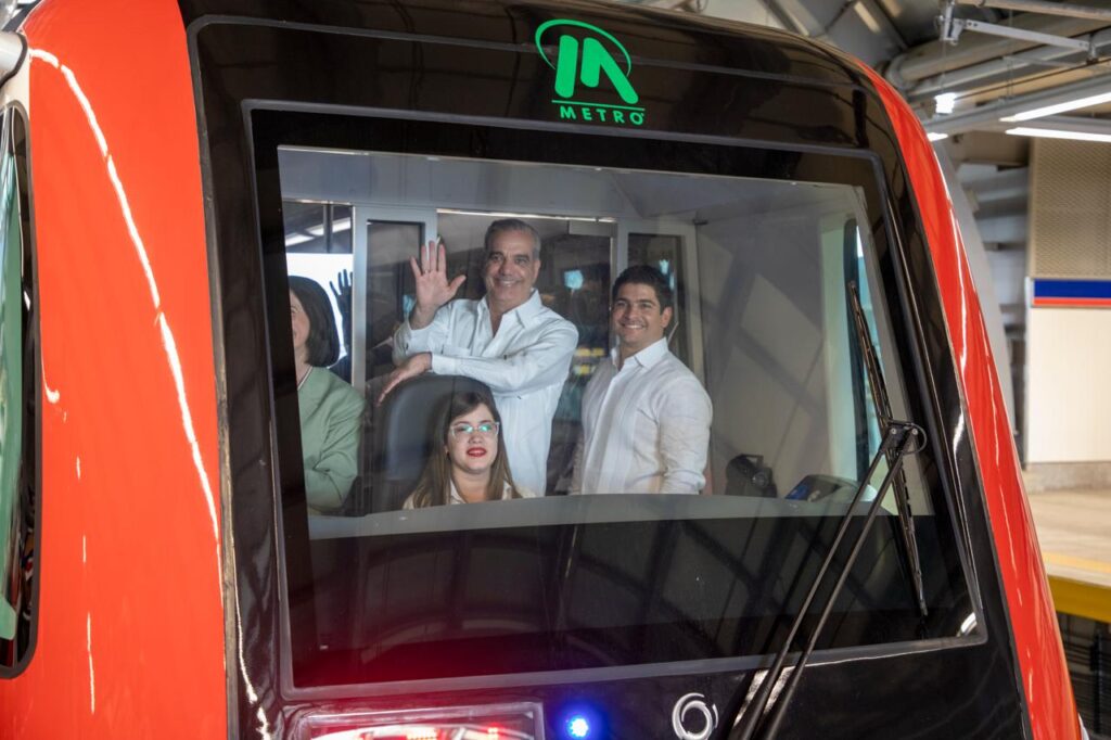 La obra abarca 7.3 kilómetros, tiene 5 estaciones incluye una vía marginal de 6.5 kilómetros y un túnel de 940 metros