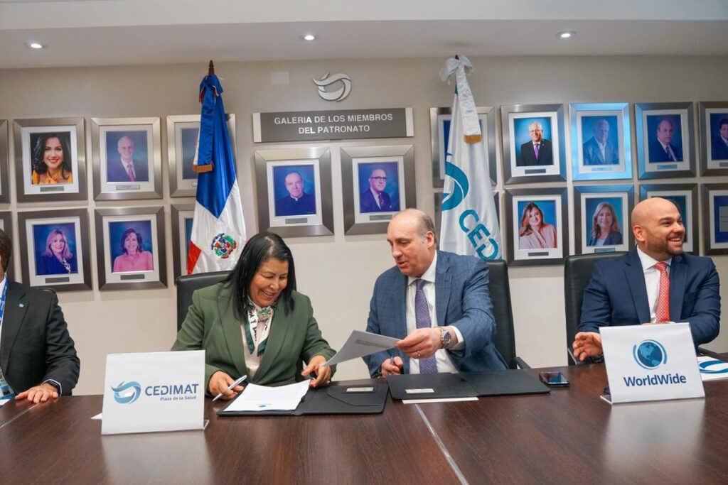 Milagros Ureña, director general de CEDIMAT y Zanoni Selig, Chairman de WorldWide Group 1