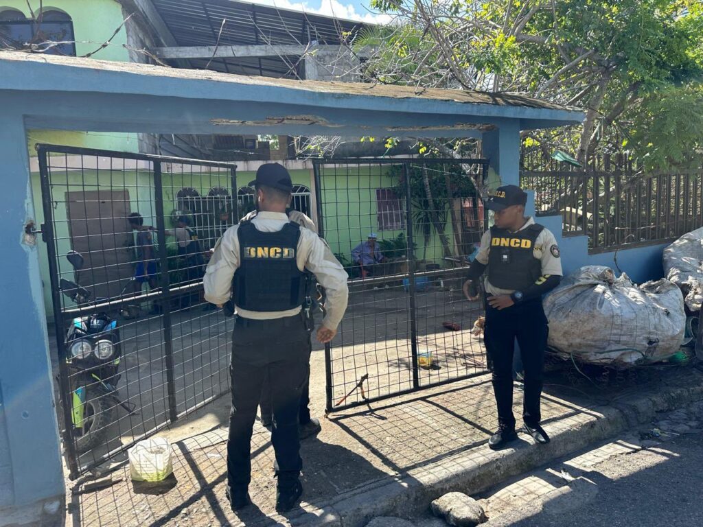 Los individuos son señalados como reconocidos microtraficantes de drogas en Cambita Garabitos, San Cristóbal.