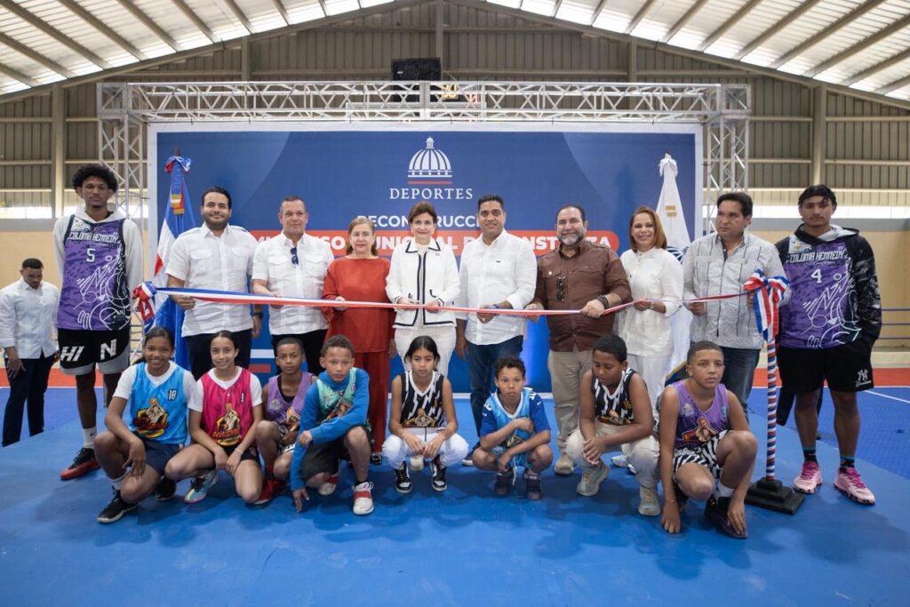 La obra tuvo una inversión cercana a los RD$22 millones y fortalece el deporte y la vida comunitaria del municipio.