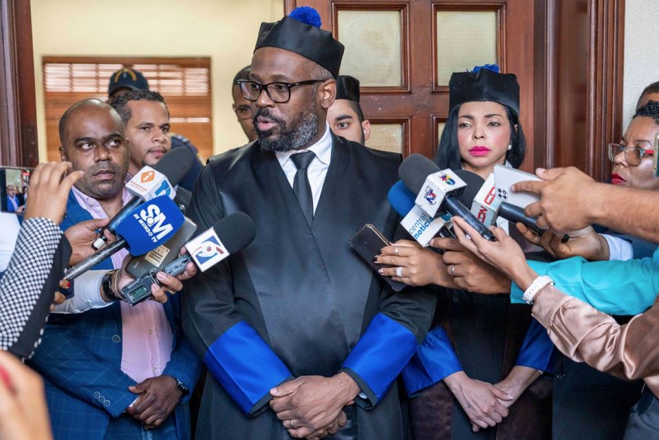 Wilson Camacho reafirma que se ampara en evidencias concretas la prisión preventiva que guardan Santiago Hazim Albainy y otros procesados responsables de saquear fondos del SeNaSa.