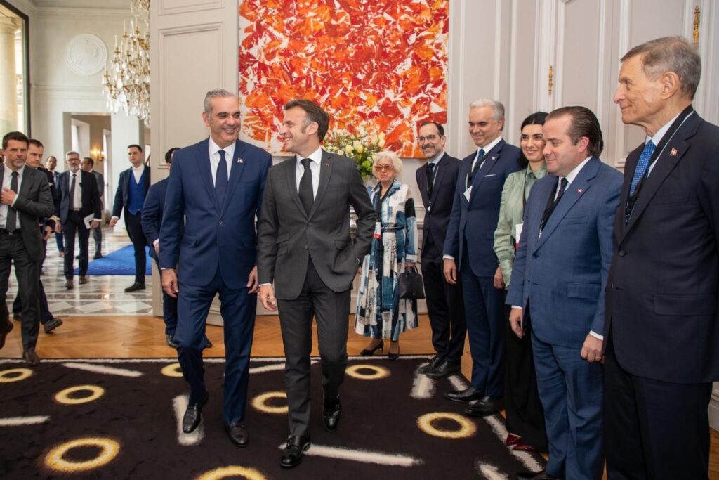 Macron dice relación entre estos territorios es sólida y de confianza y califica a RD como socio clave para enfrentar desafíos globales