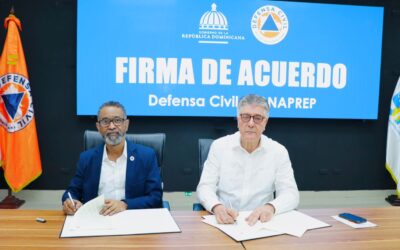 El convenio fue suscrito por Juan Salas, presidente de la Comisión Nacional de Emergencias (CNE) y director ejecutivo de la Defensa Civil y el director de la Onaprep, Roberto Santana.