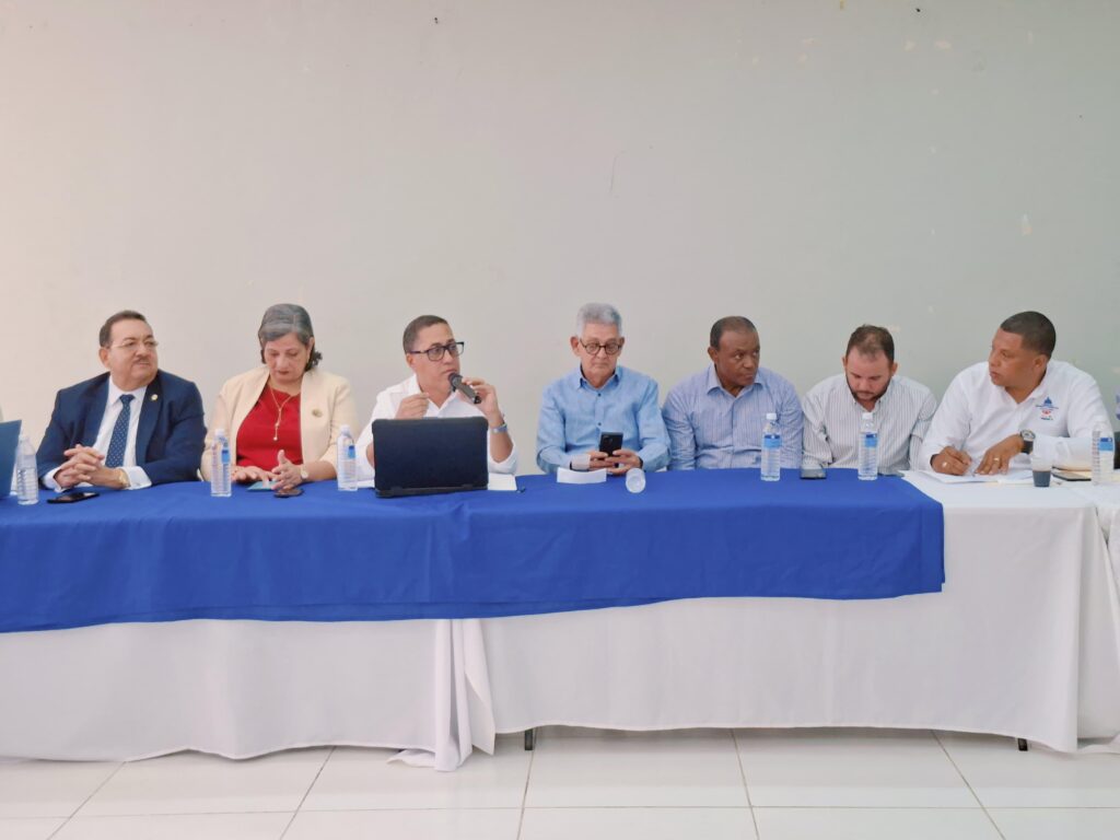 Durante una Mesa de Trabajo conjunta se determinó además intervenir 53 planteles con trabajos de mantenimientos correctivos en los próximos meses en esa provincia de la Región Este