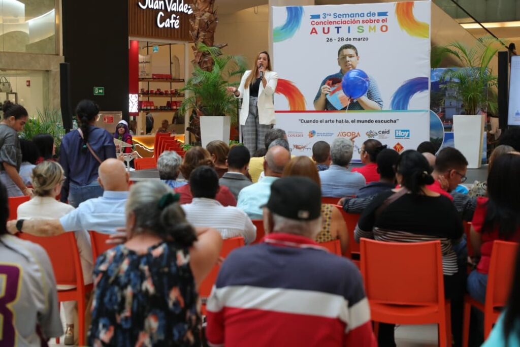 Katherine Aimé Rodríguez, representantes de CONADIS