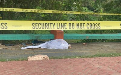 Hombre muere en la vía Pública.