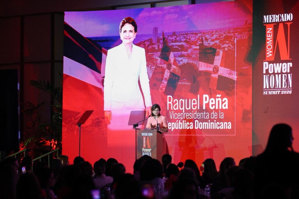 La vicepresidenta participó en la apertura del Mercado Power Women Summit 2026, organizado por la revista Mercado.