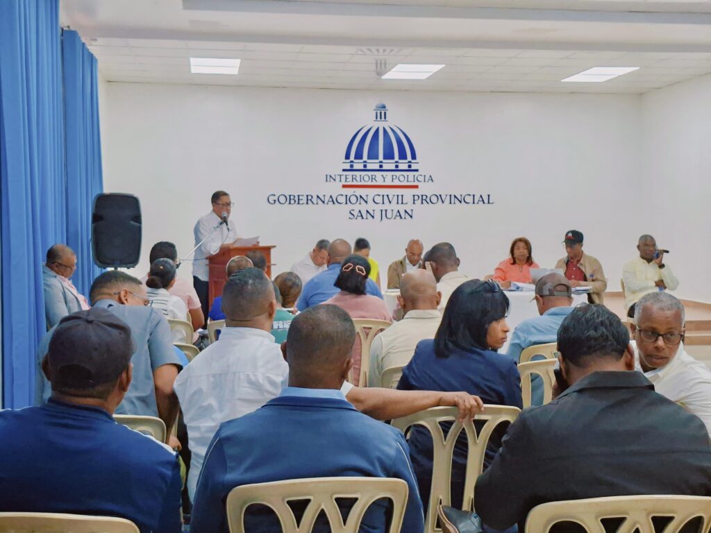 El Gobierno también busca agilizar la terminación de 58 obras escolares en la provincia sureña con una inversión de más de RD$ 739 millones