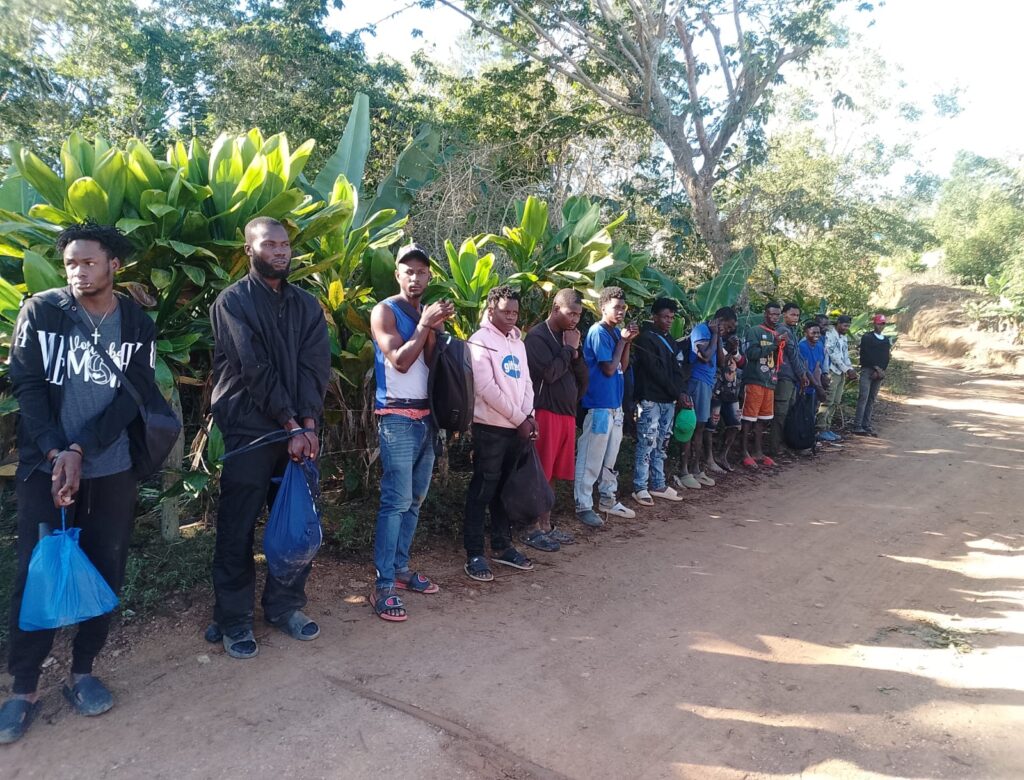 Los extranjeros indocumentados fueron interceptados en zonas montañosas próximo al rio Masacre.