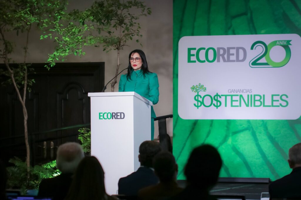 Su presidenta, Christy Luciano, afirmó en “Ganancias Sostenibles 2026” que anticipar riesgos y fortalecer la gobernanza ya era una condición estratégica para las empresas dominicanas, en este congreso que reunió a líderes corporativos, organismos multilaterales y autoridades para discutir resiliencia y competitividad.