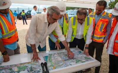 Dice que de acuerdo con la planificación del Ministerio de Obras Públicas y los contratistas, la obra será entregada por etapas, con una primera parte prevista para finales de este año y su conclusión total en el tercer trimestre del próximo año
