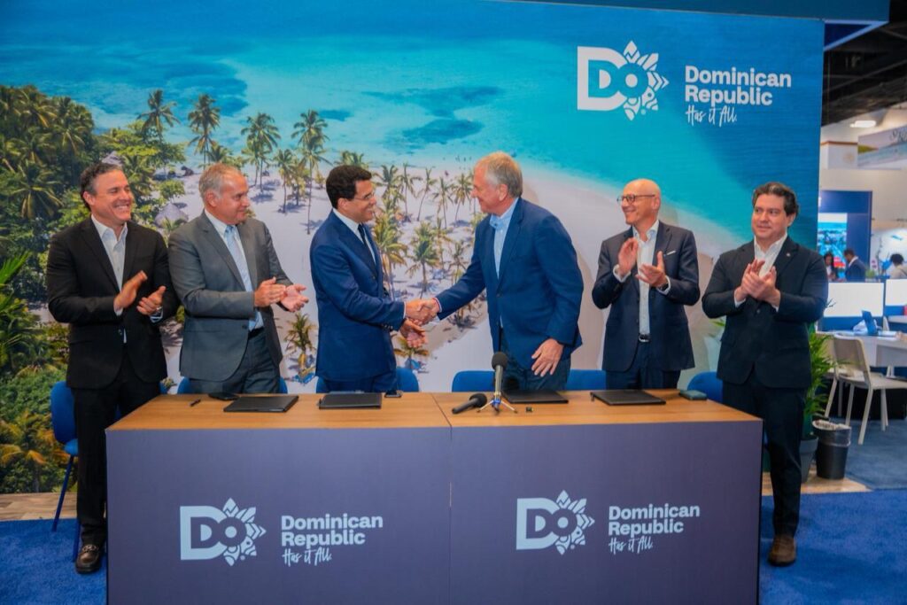 Ministro Collado califica de histórico ese hecho, resultado un acuerdo entre MSC Cruises y Costasur Casa de Campo.