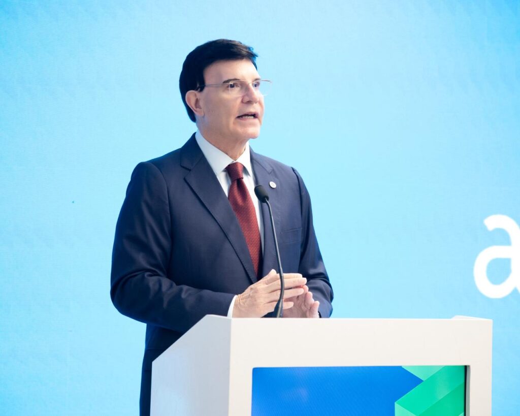 Asegura RD tiene estabilidad institucional, plataforma productiva en expansión y una trayectoria de crecimiento que genera confianza, además de un crecimiento económico de 5.1%, alza de exportaciones en más de 18% y el fortalecimiento industrial y agroindustrial