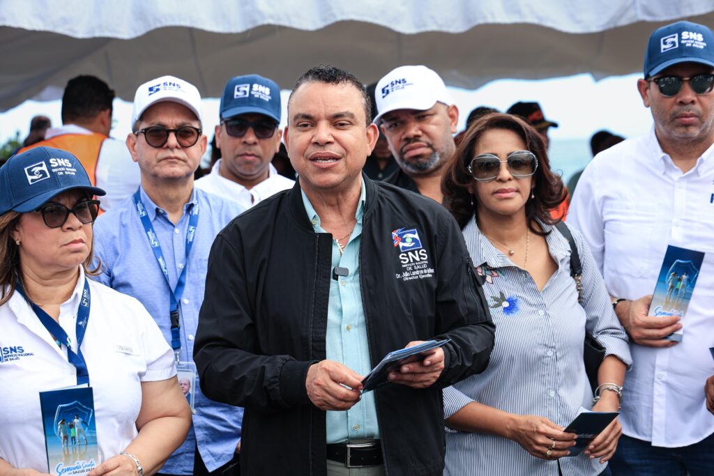 Julio Landrón, director ejecutivo del Servicio Nacional de Salud (SNS).