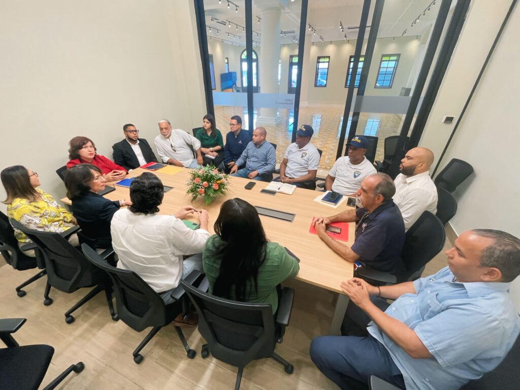 Reunión de turismo en Santiago