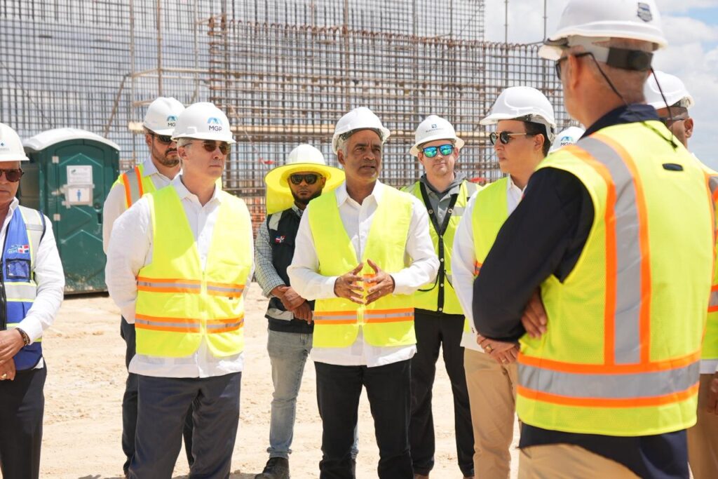 El ministro Joel Santos resaltó que la normativa resalta la implementación inmediata de estas medidas busca fomentar austeridad y el uso eficiente de la electricidad en las instituciones del Estado; las entidades deberán rendir informes trimestrales