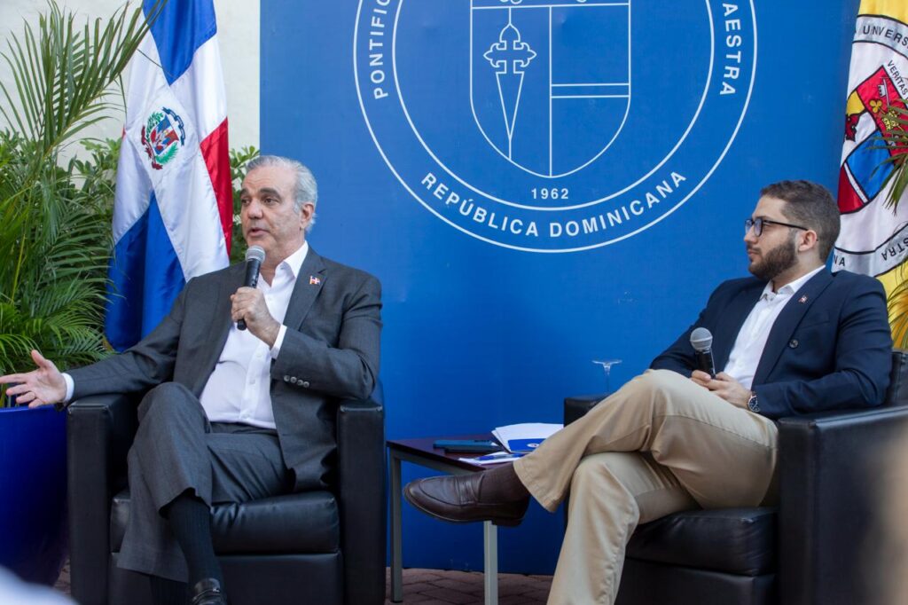 Destaca que en seis años de gobierno ha trabajado para fortalecer la institucionalidad y la independencia del Ministerio Público, mejorar indicadores sociales y calidad de vida