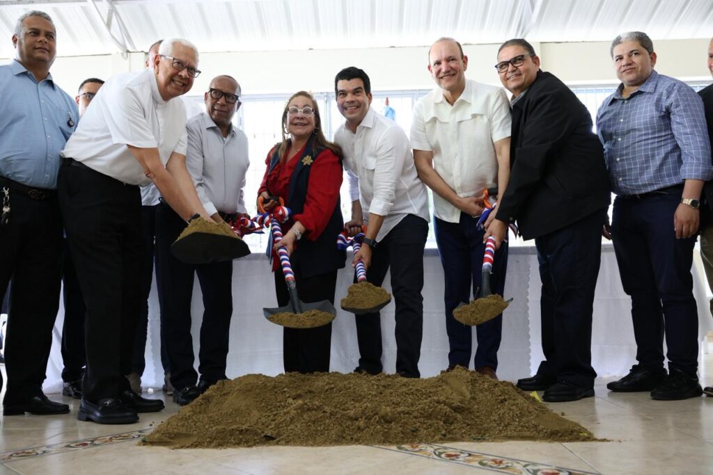 Wellington Arnaud deja iniciado drenaje pluvial en Villa María de Santiago