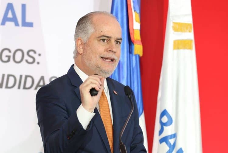 Alejandro Fernández W.