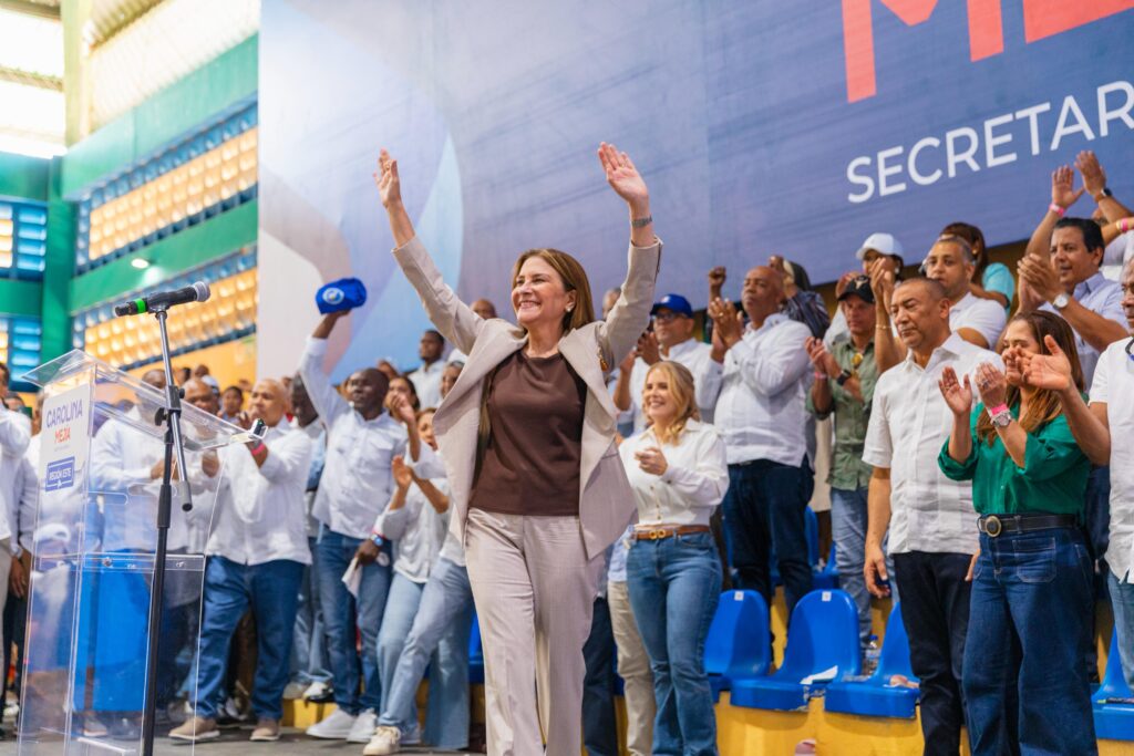 •La secretaria general del PRM continúa recorrido nacional de rendición de cuentas; reúne en La Romana a dirigentes y militantes de toda la región Este