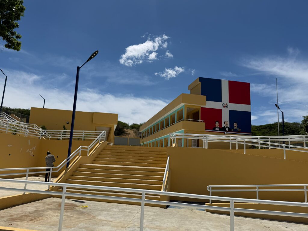 Varias escuelas, liceos politécnicos y techados deportivos-escolares están listos y otros en fase de terminación, serán inaugurados por el presidente Luis Abinader