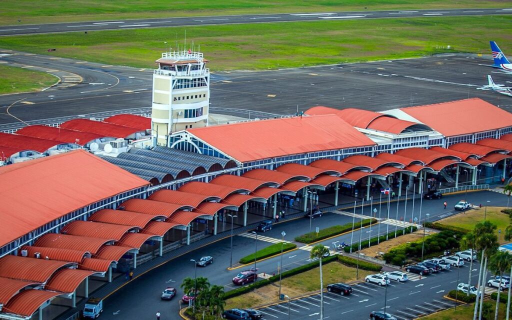 Jóvenes de 18 a 30 años tienen una extraordinaria oportunidad de ser parte del sector aviación