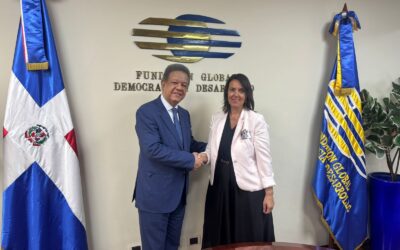 Leonel Fernández, recibió la visita de Su Excelencia, la embajadora S.E. Emriye Bağdagül Ormancı.