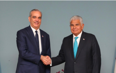 También sostuvo encuentros por separado con el presidente de la Organización Mundial de Zonas Francas (World FZO), Mohammed Al Zarooni, y con ejecutivos de DP World