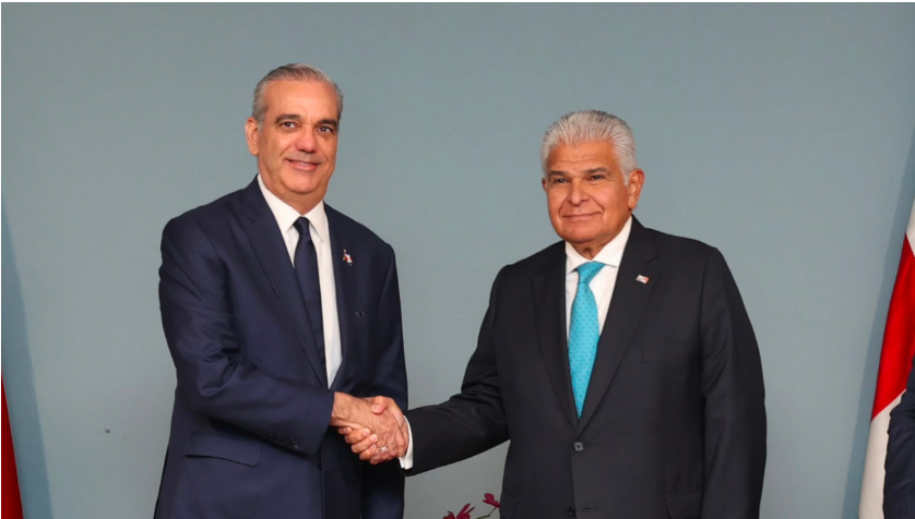 También sostuvo encuentros por separado con el presidente de la Organización Mundial de Zonas Francas (World FZO), Mohammed Al Zarooni, y con ejecutivos de DP World