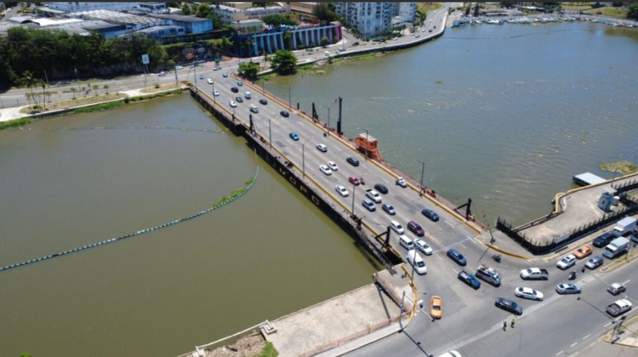 Como rutas alternas, los conductores podrán utilizar los puentes Duarte, Mella y Juan Bosch para cruzar desde el Distrito Nacional hacia Villa Duarte, y viceversa.