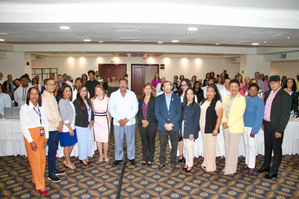 Representantes del Servicio Regional de Salud Ozama